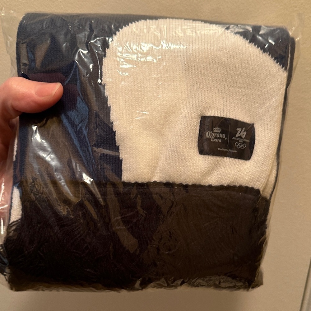 Corona Extra Milano Cortina Navy and White Olympic Scarf with fringe NWT - Picture 10 of 12